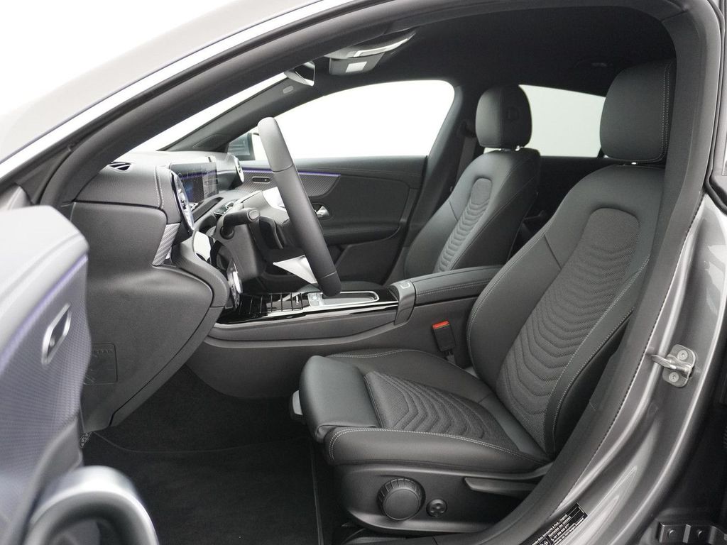 Mercedes-Benz CLA 180 Shooting Brake Star Edition Luxury Line