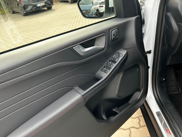 Kuga Hybrid ST-Line X *AWD*PANO*360°*MatrixLED*