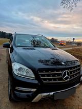 Mercedes-Benz ML 250 BlueTEC 4MATIC - - Mercedes ML 250 mit Schiebedach