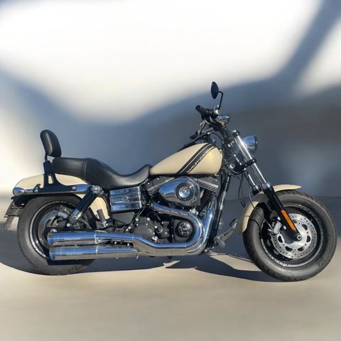 Harley-Davidson Fat Bob 2015, 11.700Km, Kesstech, ab 172,-/Mon.