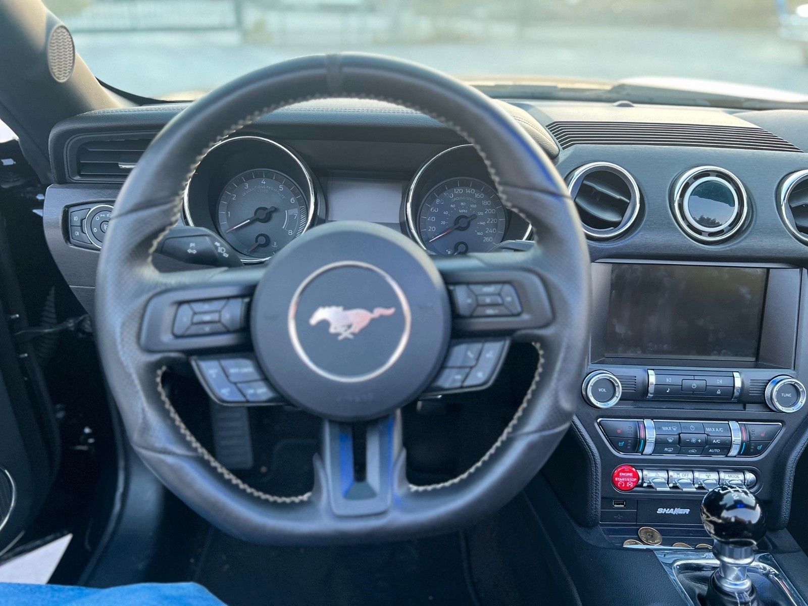 Fahrzeugabbildung Ford Mustang GT Cabrio V8-Neuwertig-20Zoll-FOX-Deutsc