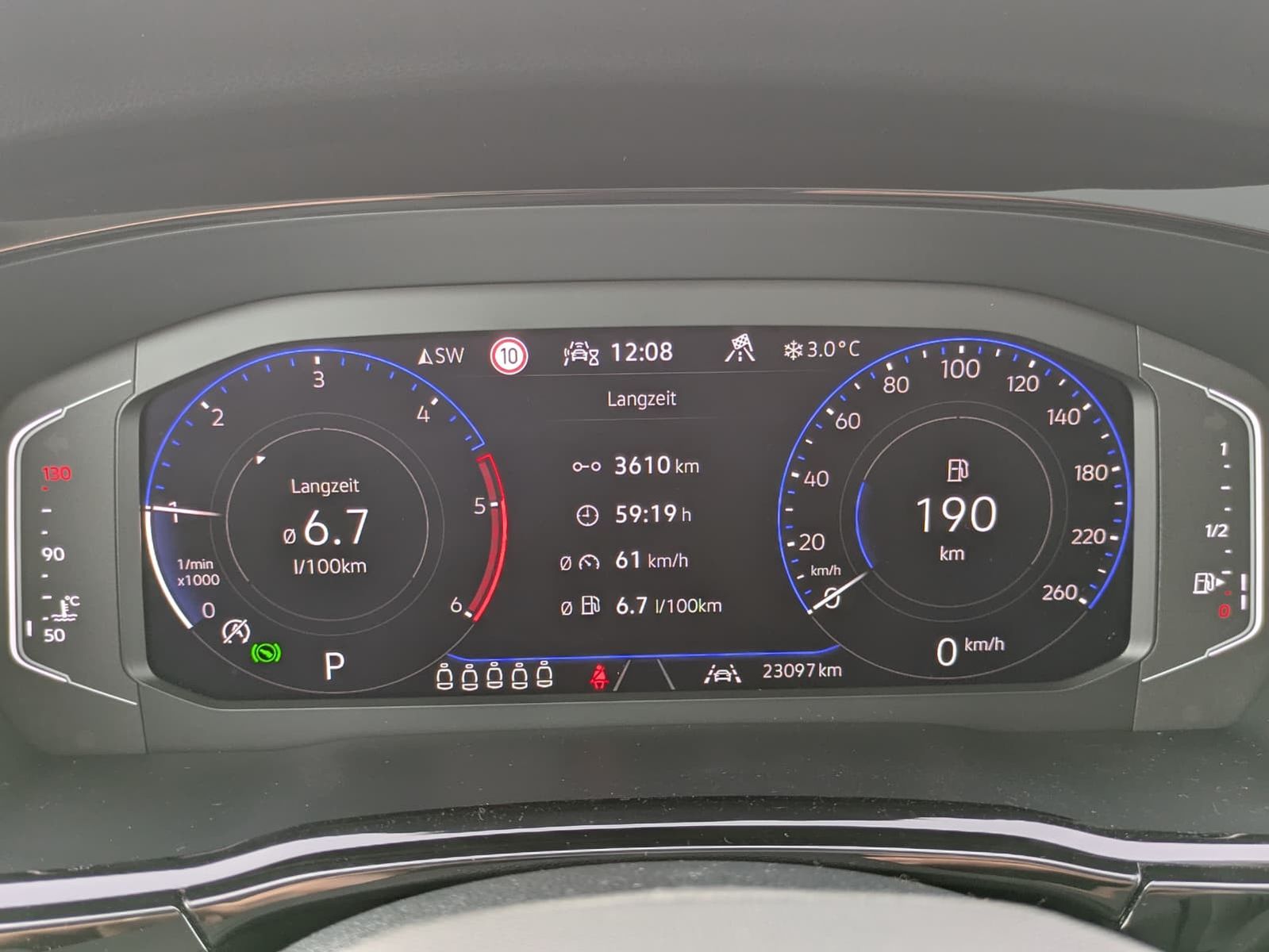 Fahrzeugabbildung Volkswagen Touran 2.0 DSG R-Line High. Pano 7-Si IQ.Dri AHK