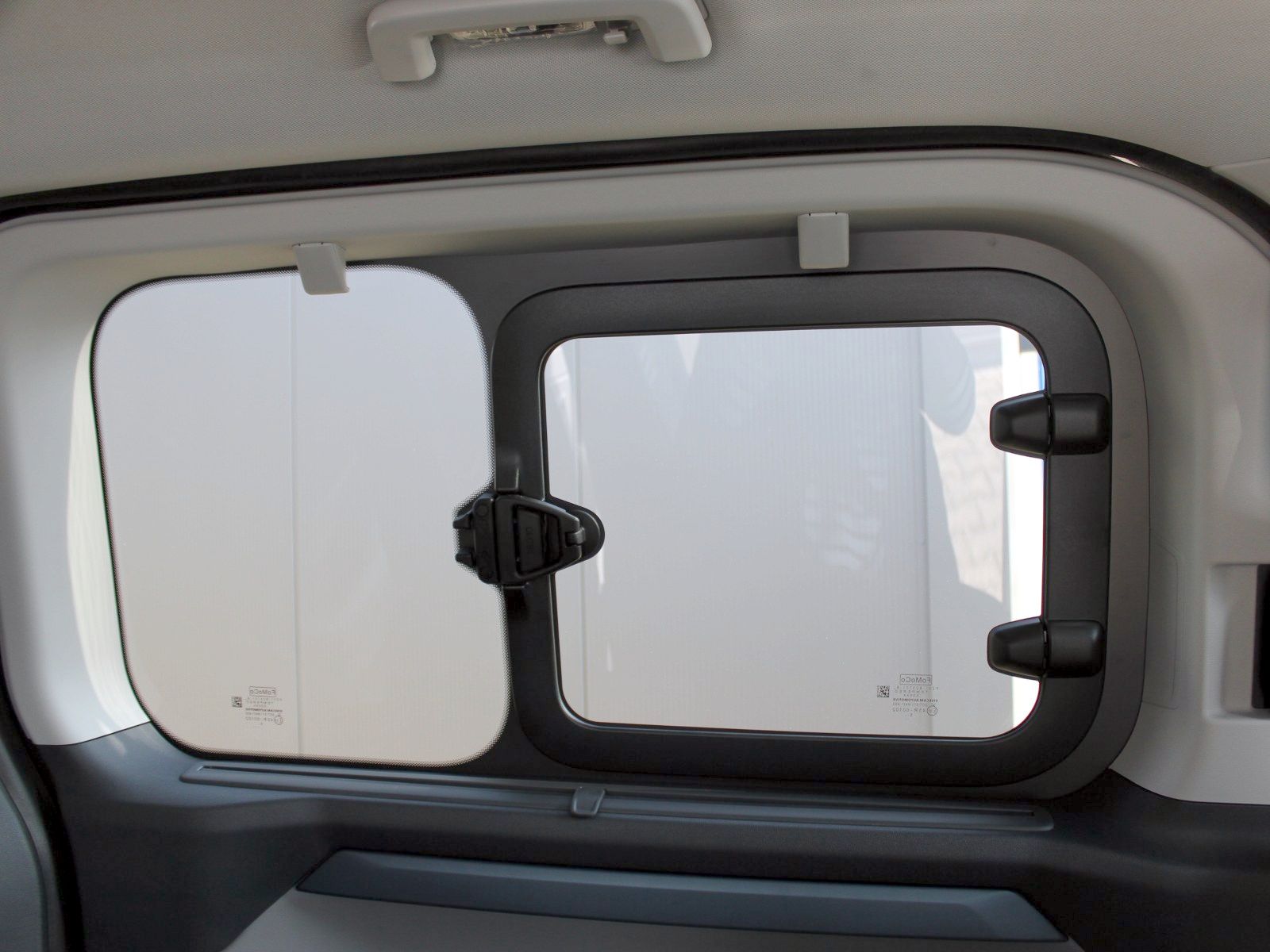 Fahrzeugabbildung Ford Tourneo Custom 320 L1 Tourneo Active FWD Bus