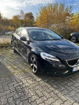 Volvo V40 T2 Momentum Momentum - Volvo V40 Gebrauchtwagen in Hamburg