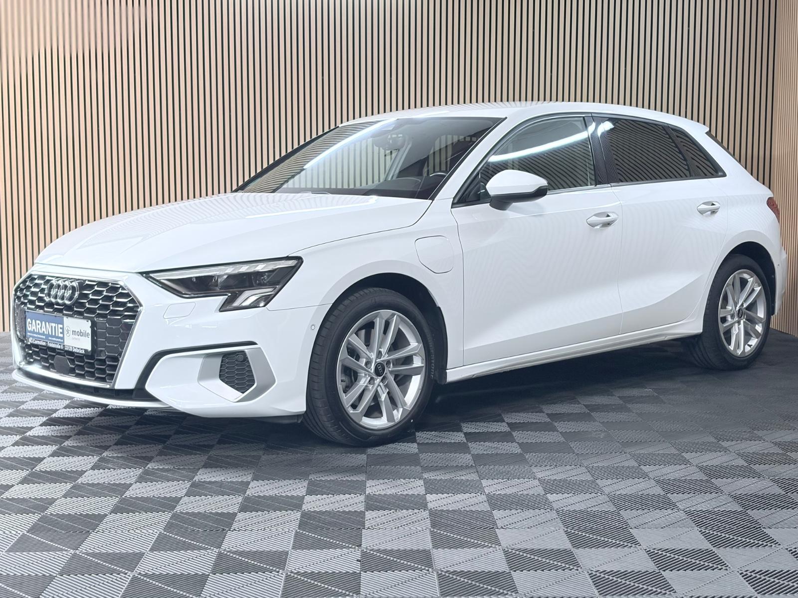 Audi A3 Sportback 40 TFSI e Advanced Hybrid/ Sport/
