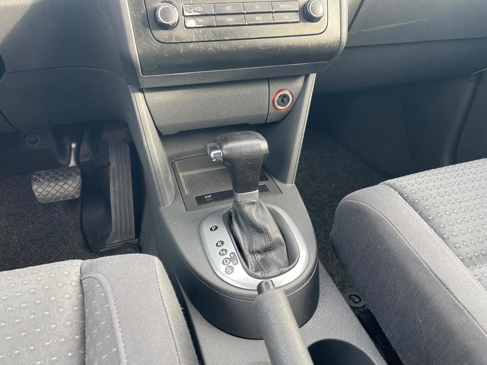 Volkswagen Touran 2004 — photo 11