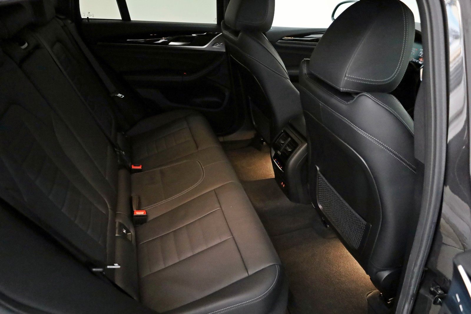 Fahrzeugabbildung BMW X4 xDrive 30 i, Leder,360Kamera,HUD,ACC,Panorama
