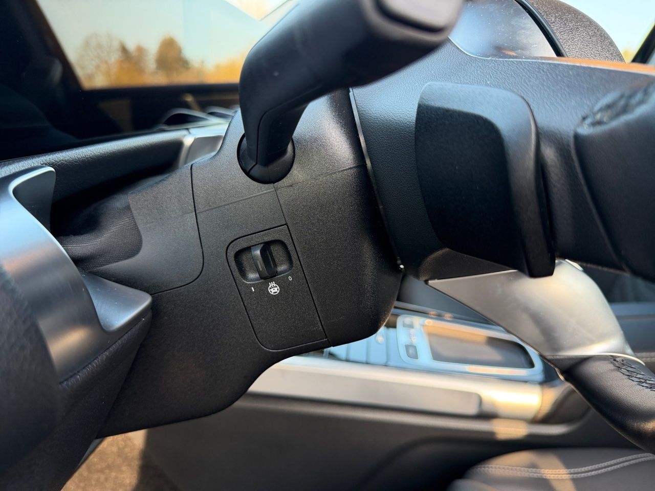 Fahrzeugabbildung Mercedes-Benz GLB 220 4M OFFROAD+AHK+KAMERA+EASYP+LENKRADHEIZ
