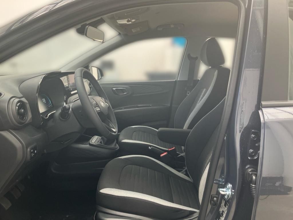 Fahrzeugabbildung Hyundai i10 Navi SHZ KAM PDC SpurH