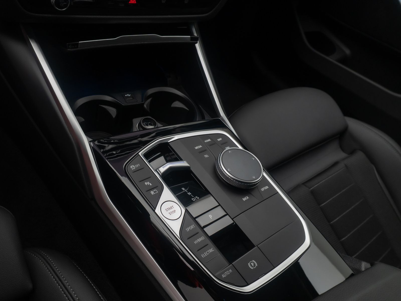 Fahrzeugabbildung BMW 330e Individual DAB HiFi Kamera Komfort Sport