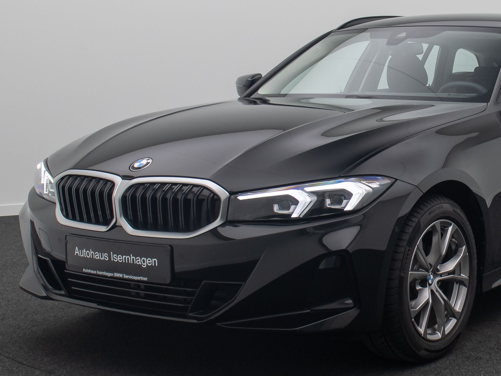 Fahrzeugabbildung BMW 318i Alarm DAB Kamera Sportlenkrad CockpitPlus