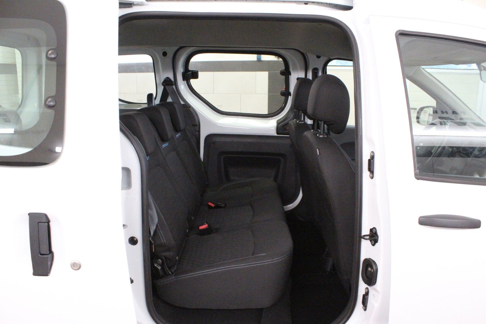 Fahrzeugabbildung Dacia Dokker TCe 115 Stepway *Navi*Klima*Shz