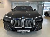 BMW 740 d xDrive M Sport PanoSky StHzg IconGl Aktivl - BMW 7er Reihe: Limousine