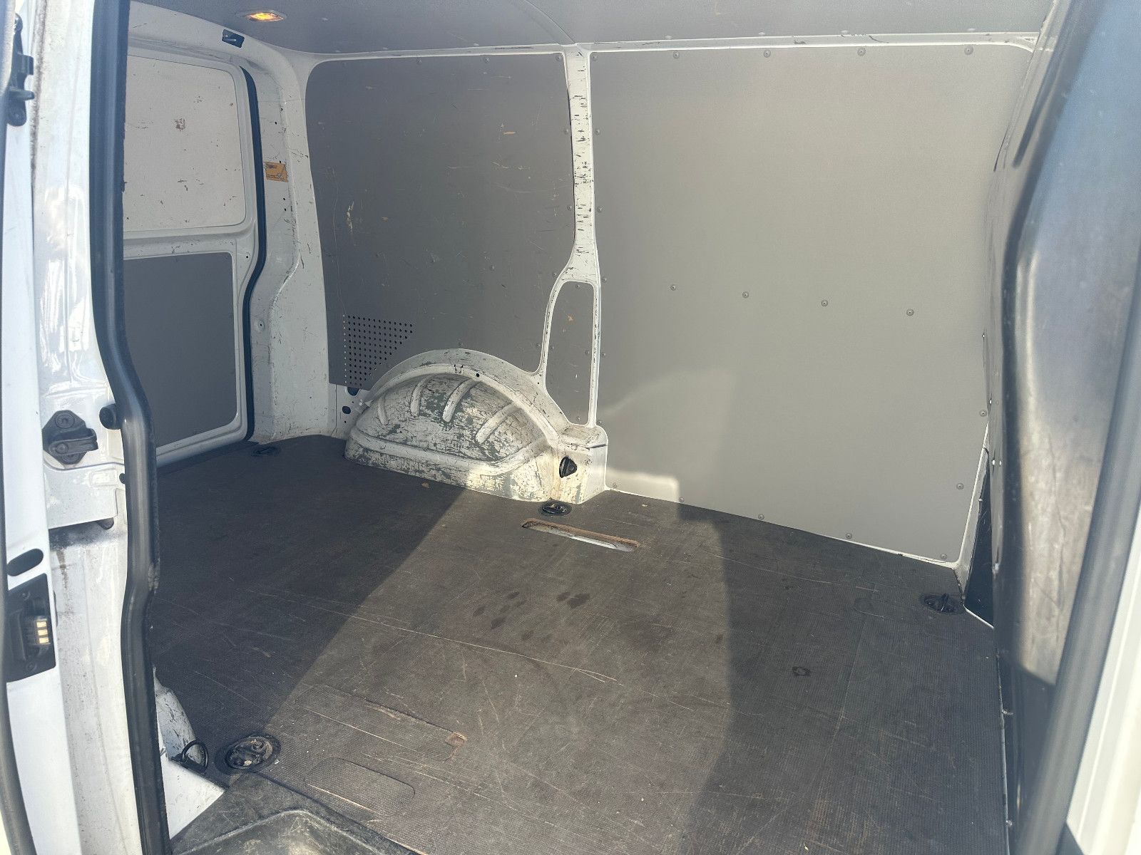 Fahrzeugabbildung Volkswagen T6 2.0 TDI TRANSPORTER KASTEN*1.HAND+AHK*