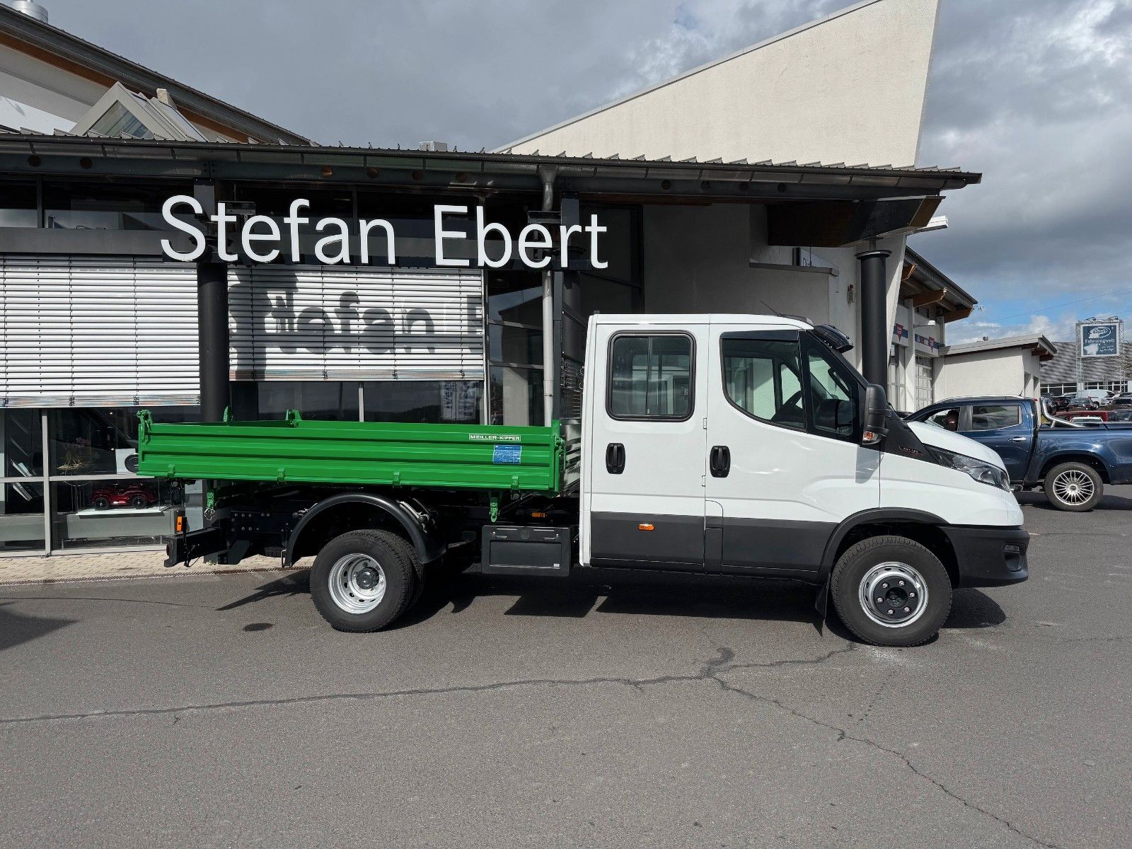 Fahrzeugabbildung Iveco Daily 70C18 H 3.0L *AHK*7-Sitze*Standheizung*