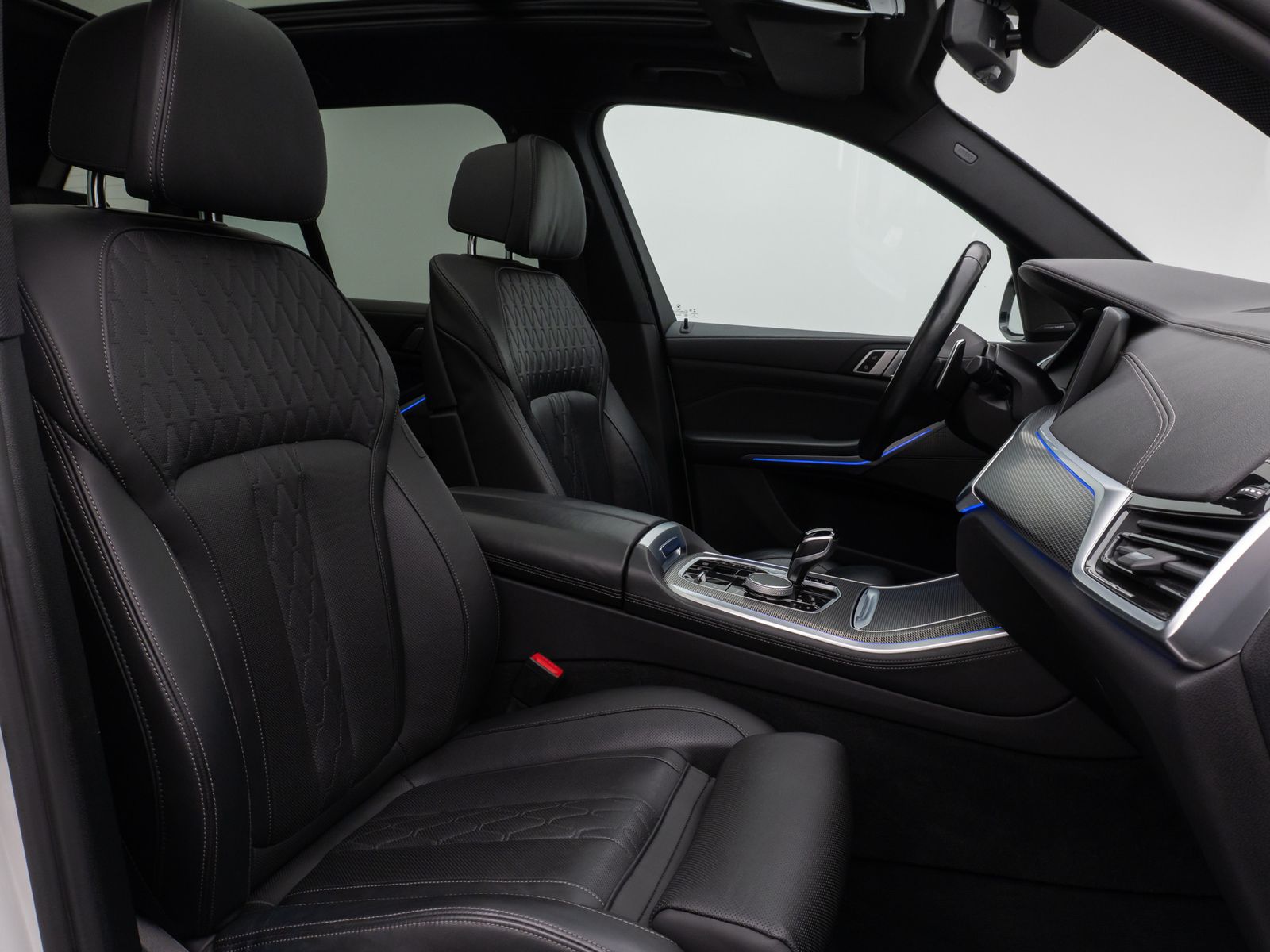 Fahrzeugabbildung BMW X5 M50i Panorama 360° HUD DAB H/K AHK Individual