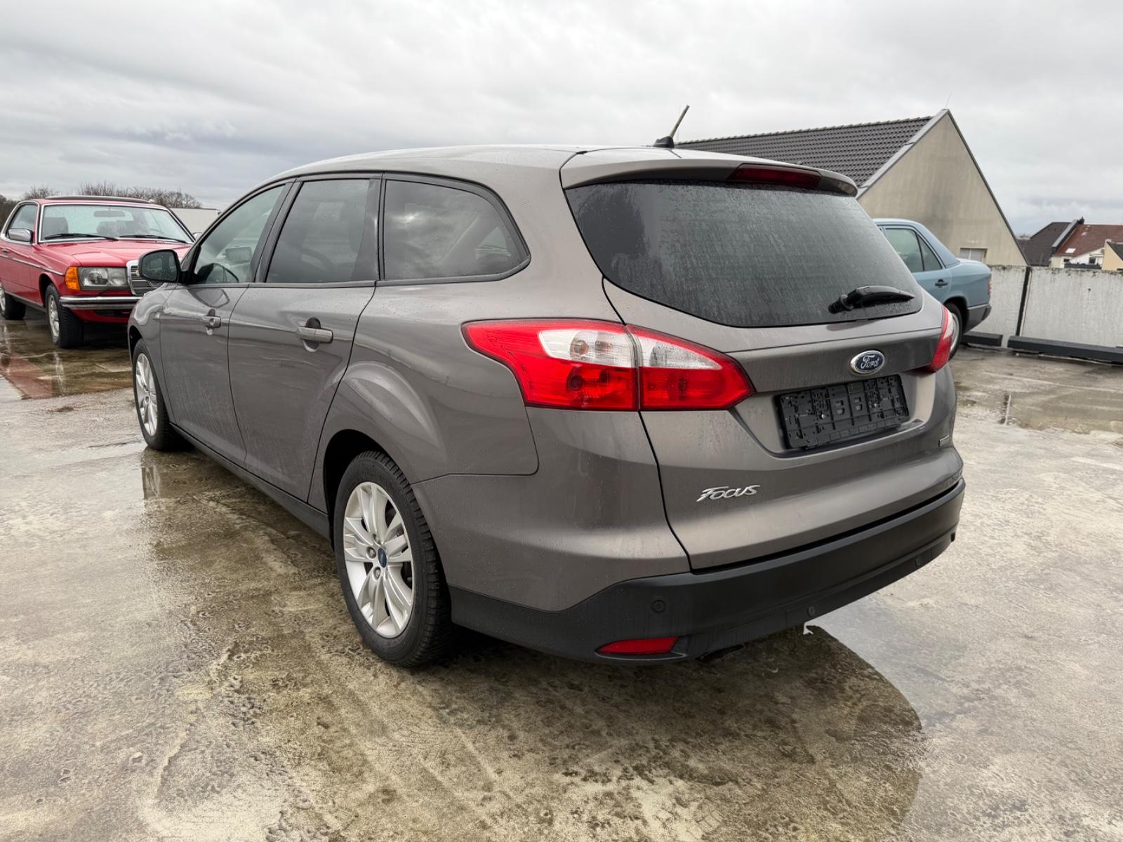 Ford Focus 2012 — photo 7