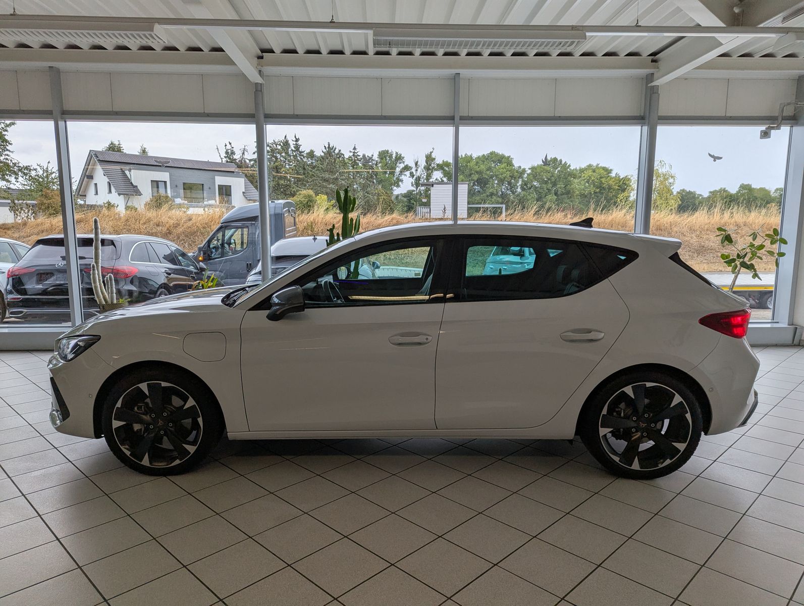 Fahrzeugabbildung CUPRA Leon 1.5 eHybrid Matrix Edge-Intelligent SoH100%