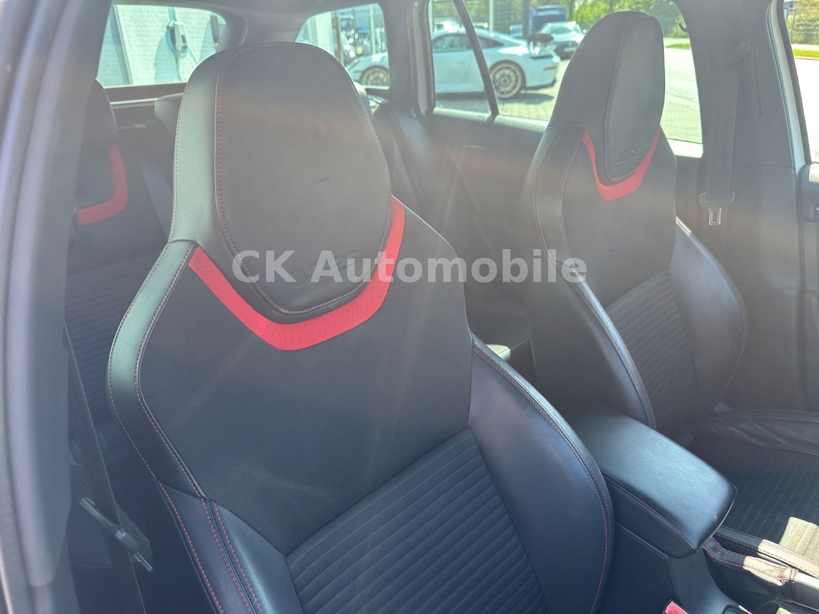 Fahrzeugabbildung SKODA Octavia Combi RS 2.0 TDI DSG/Navi/Bi-Xenon/PDC