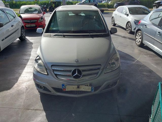 Mercedes-Benz CLASSE B (2) 200 CDI 140 AUTO