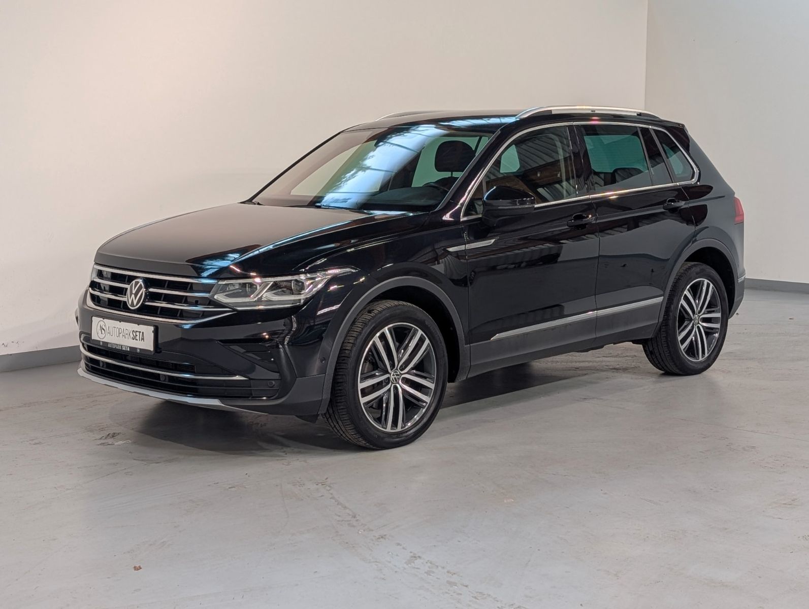 Volkswagen Tiguan 2.0TDI DSG Elegance 4M ACC KAM MATRX AHK foto 1