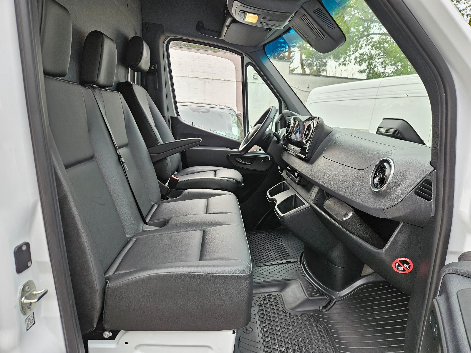 Mercedes-Benz eSprinter 414 BOTT WERKSTATT REGALE FULL HOUSE