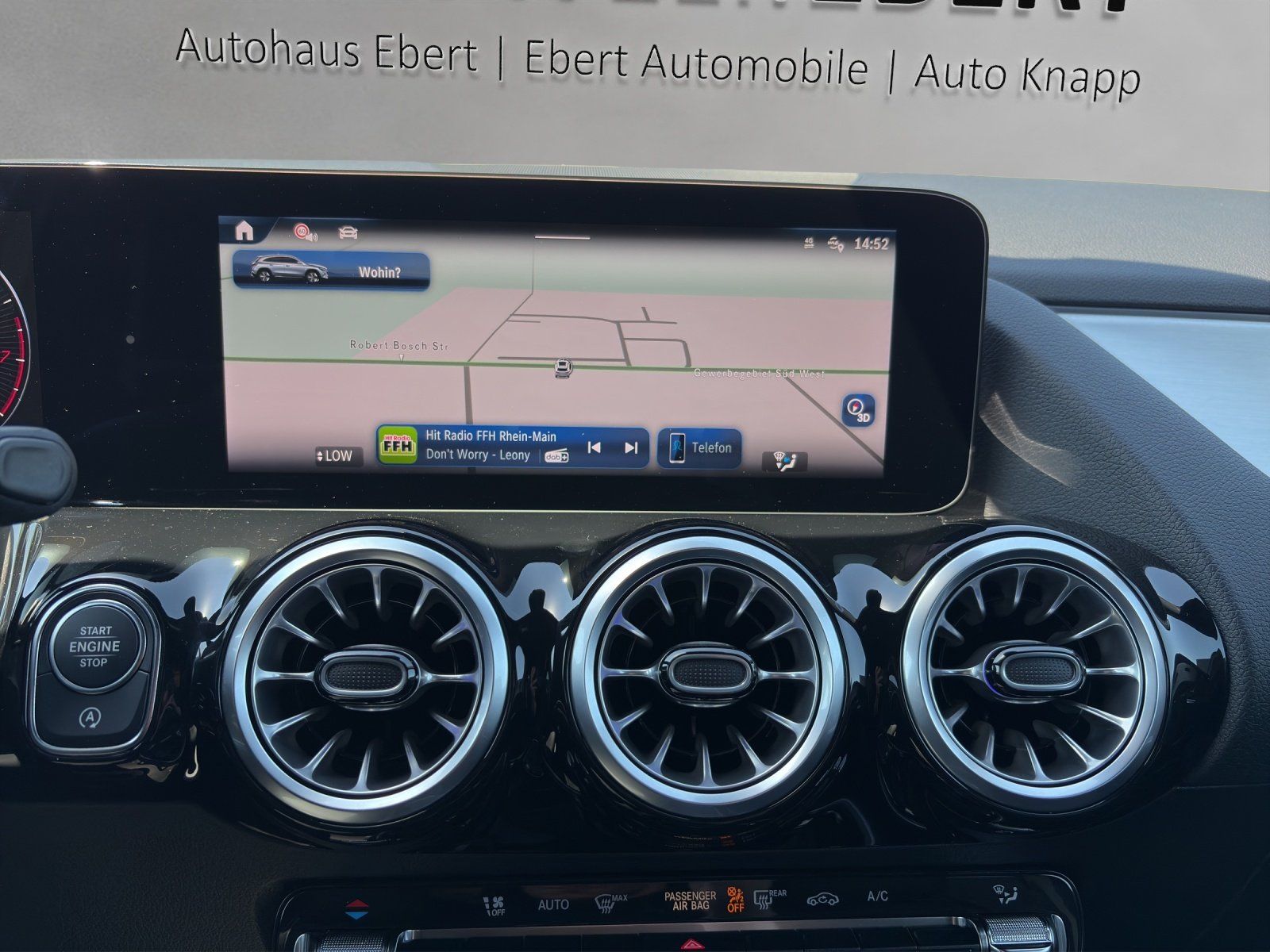 Fahrzeugabbildung Mercedes-Benz GLA 200 AMG 360° Distr Burm AHK Pano Sitzklima