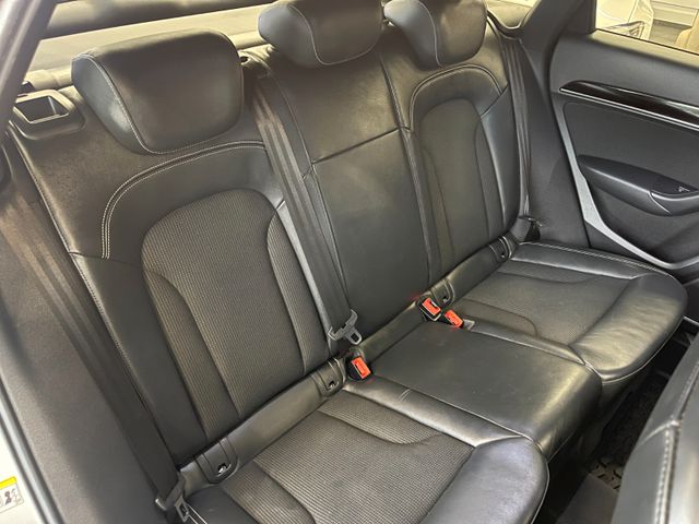 Audi Q3 sport 2,0 TDI S-LINE*LED*NAVI*AHK*HIFI*DAB*