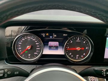 Mercedes E 200 - 11