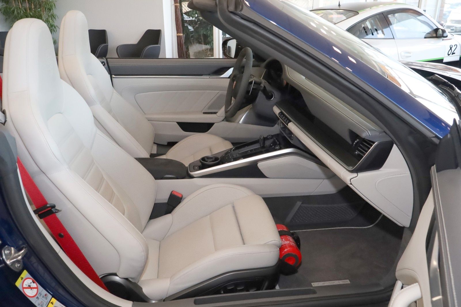 Fahrzeugabbildung Porsche 911 992 Turbo S Cabrio LIFT, SportDesign, Carbon