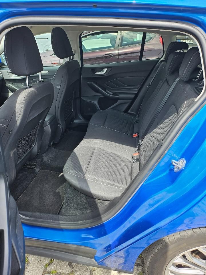 Fahrzeugabbildung Ford Focus Turnier Titanium