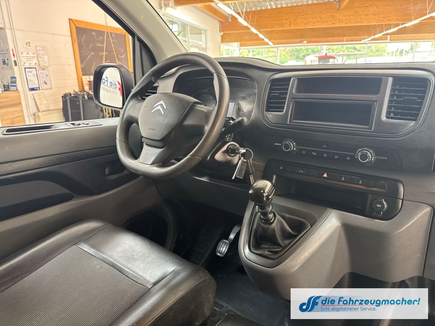 Fahrzeugabbildung Citroën Jumpy Kasten Profi XS 1.6 BlueHDi 115 FAP *EXPOR