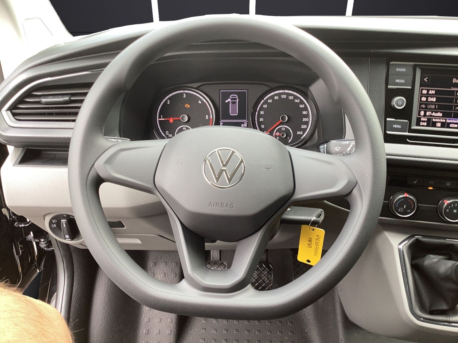 Fahrzeugabbildung Volkswagen T6 Kombi T6.1 TDI 9 Sitze LR LED SITZH. REAR VIE
