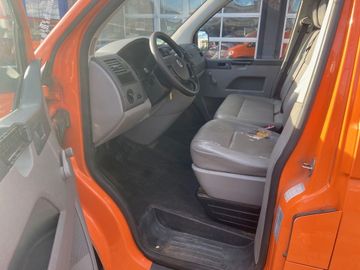 Volkswagen T5 Transporter - 2