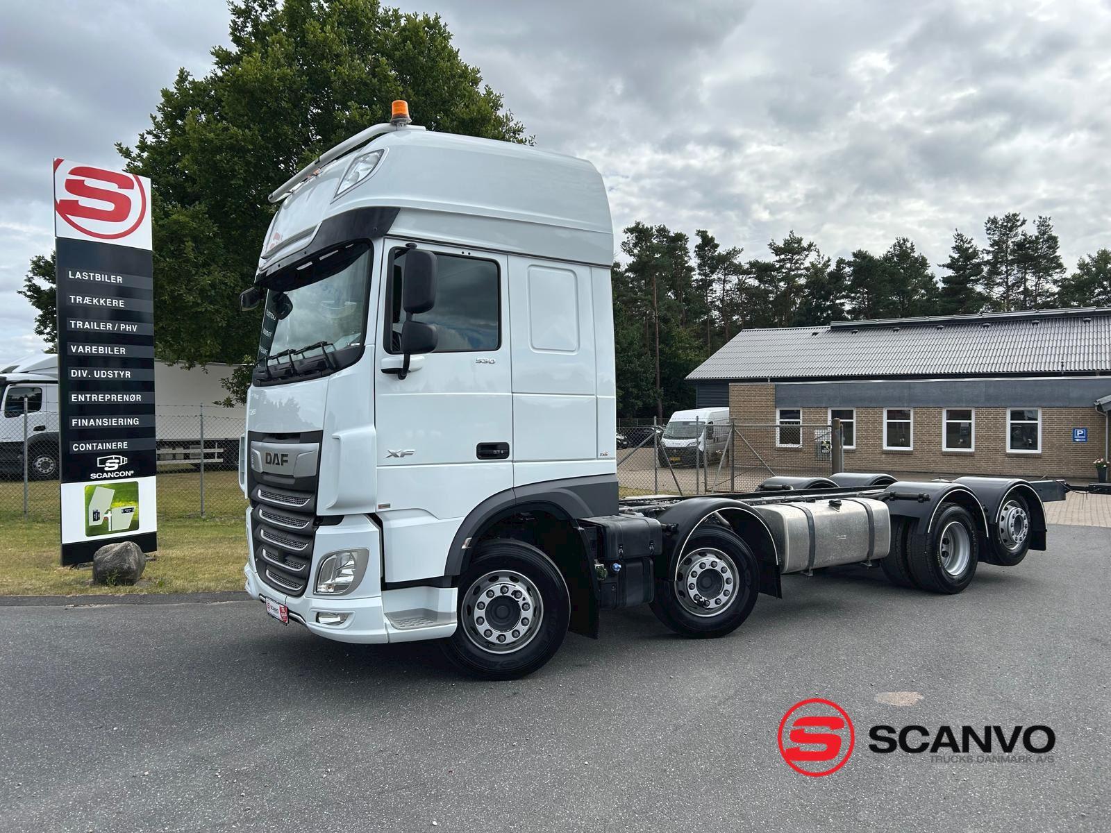 DAF XF530 8x2-6 FAX