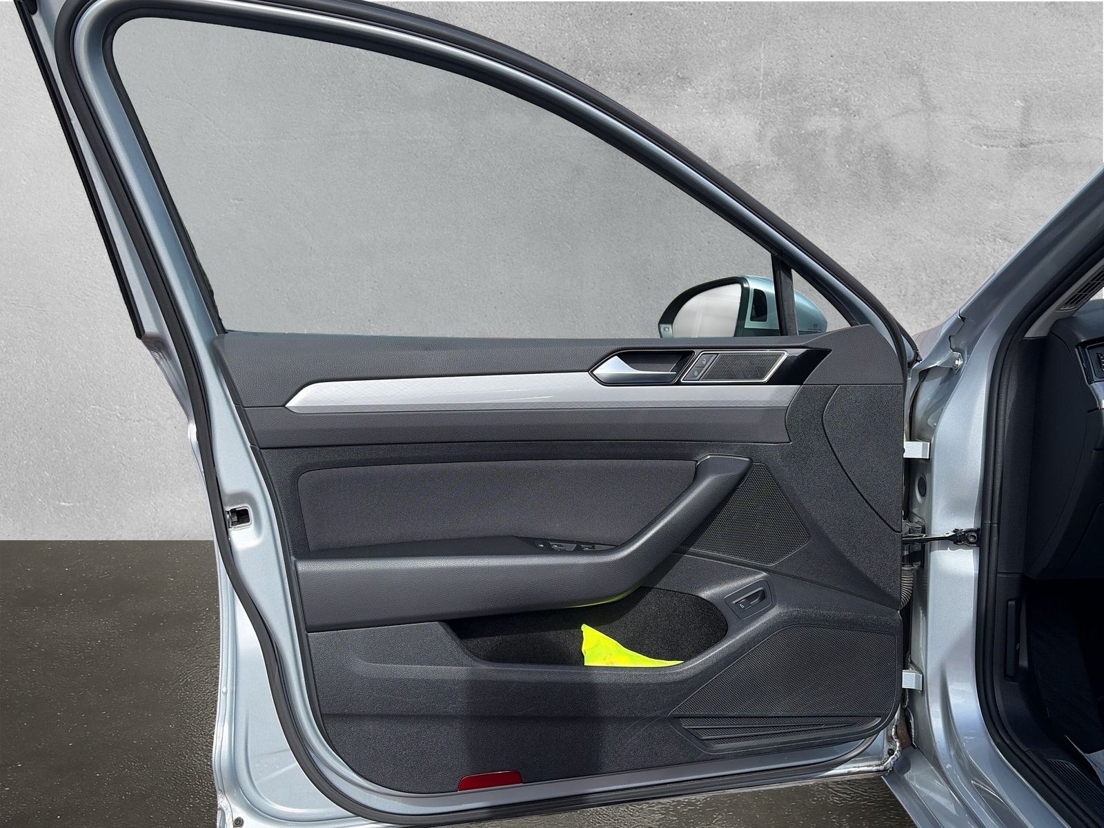 Fahrzeugabbildung Volkswagen Passat Variant 2.0 TDI Business Kamera AppConnec