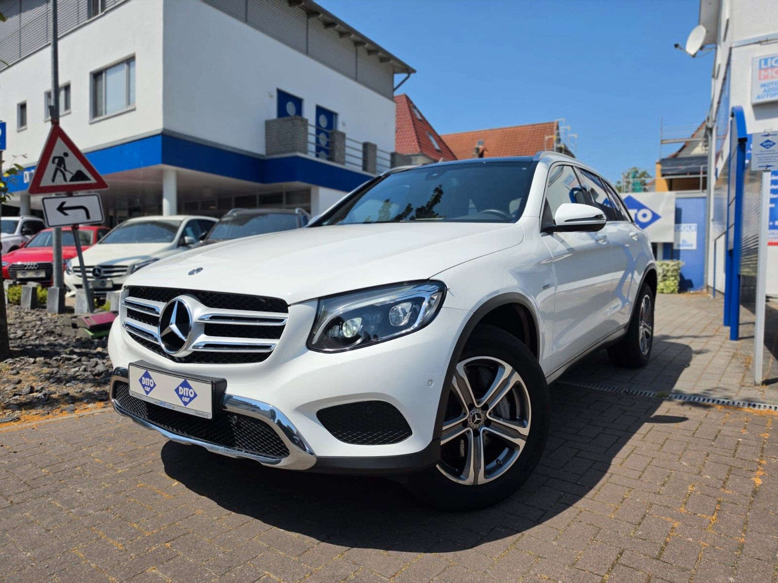 MERCEDES-BENZ GLC 350 e 4Matic/PANO/AHK/LED/