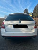 Skoda Octavia 2.0 TDI DSG RS Combi RS - Skoda Octavia mit Diesel-Antrieb: Standheizung, Kombi