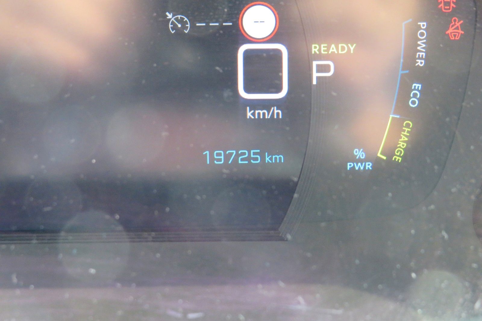 Fahrzeugabbildung Peugeot 2008 e- ALLURE NAVI GRA APP-CON SITZH. PDC 1.HD