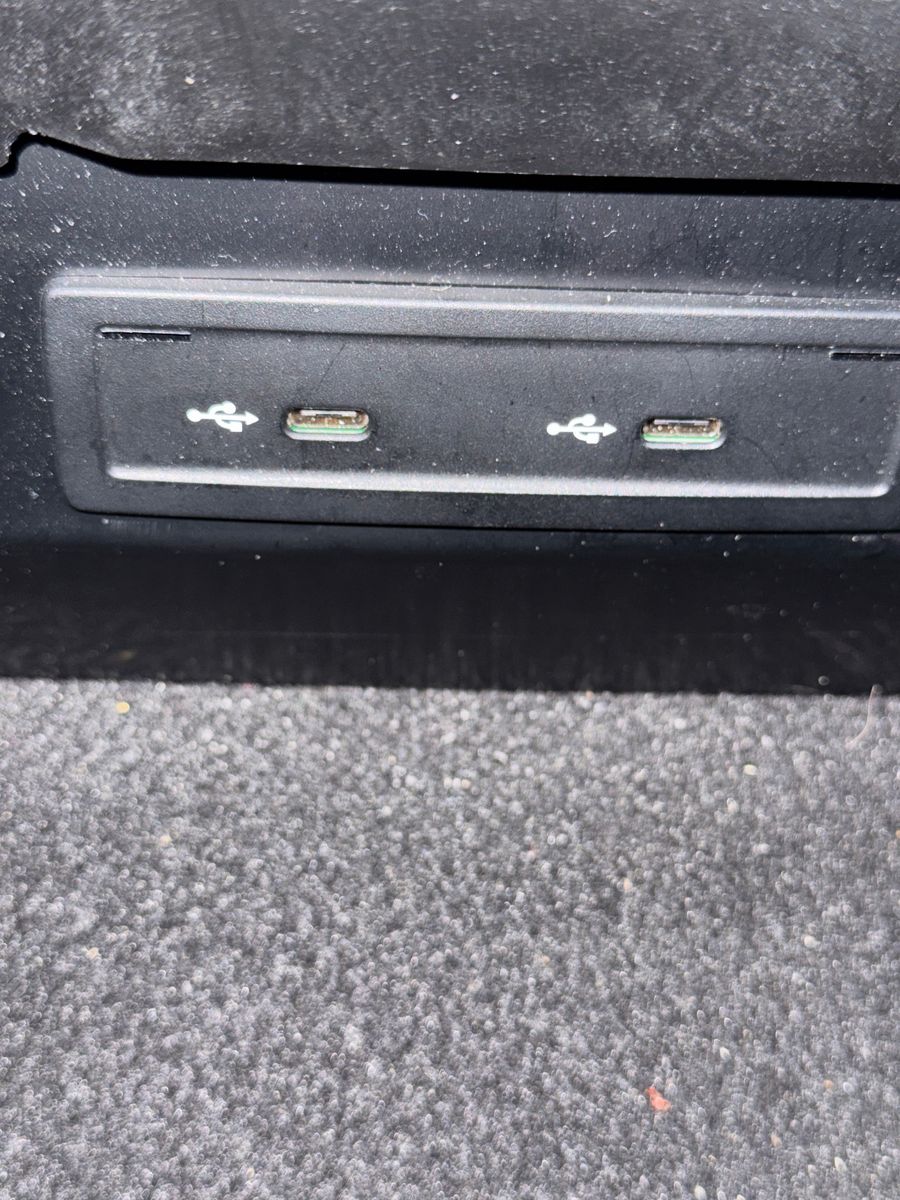 Fahrzeugabbildung Mercedes-Benz E 450 4MATIC 9G-TRONIC 2X AVANTGARDE FACELIFT