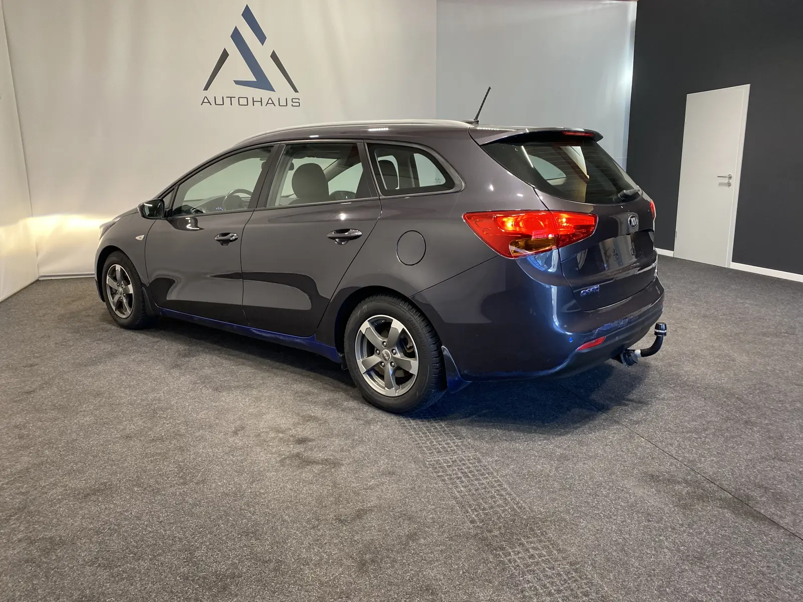 Kia Cee'd Sportswagon Attract AHK Kamera PDC Klima N