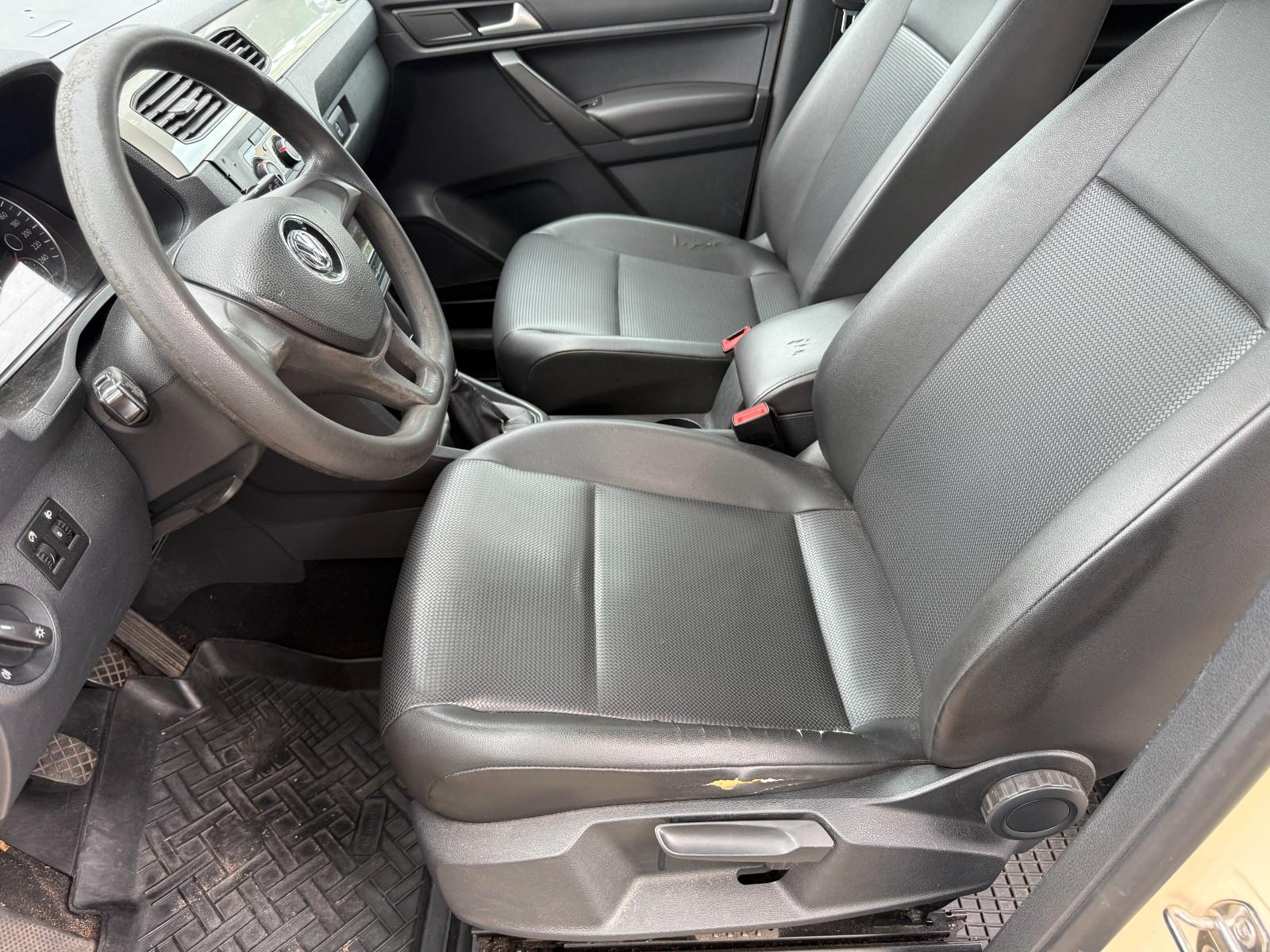 Volkswagen Caddy Maxi-7 Sitze-Rollstuhl-COC-TÜV-TOP
