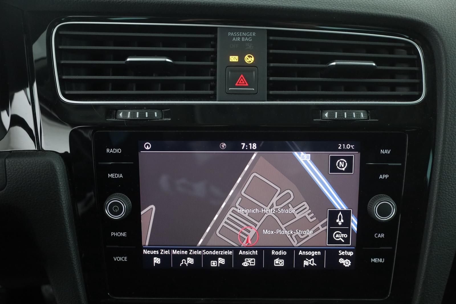 Volkswagen Golf VII 1.4 TSI R-Line LED ACC Kamera PDC Navi
