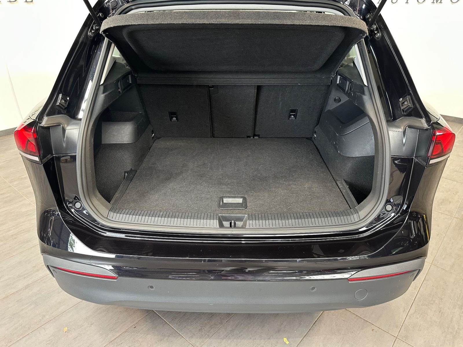 Fahrzeugabbildung Volkswagen Tiguan 2.0 TDI DSG Life NAV+LED+AHK+HUD+KAM+ACC