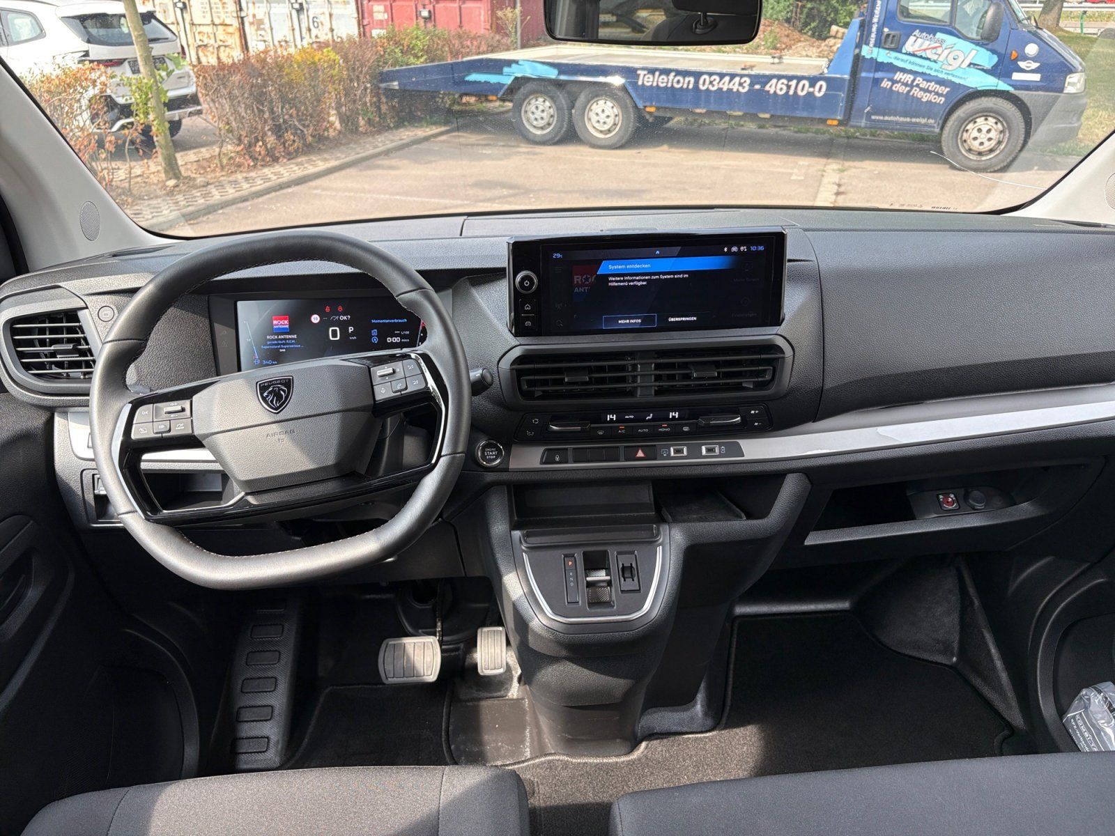 Fahrzeugabbildung Peugeot Expert DoKa L3 BlueHDi 180 EAT8 Doppelkabine