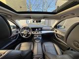 Mercedes-Benz E 220 d 4MATIC Autom. - - Mercedes-Benz mit Diesel-Antrieb: Grau, Luftfederung, Limousine