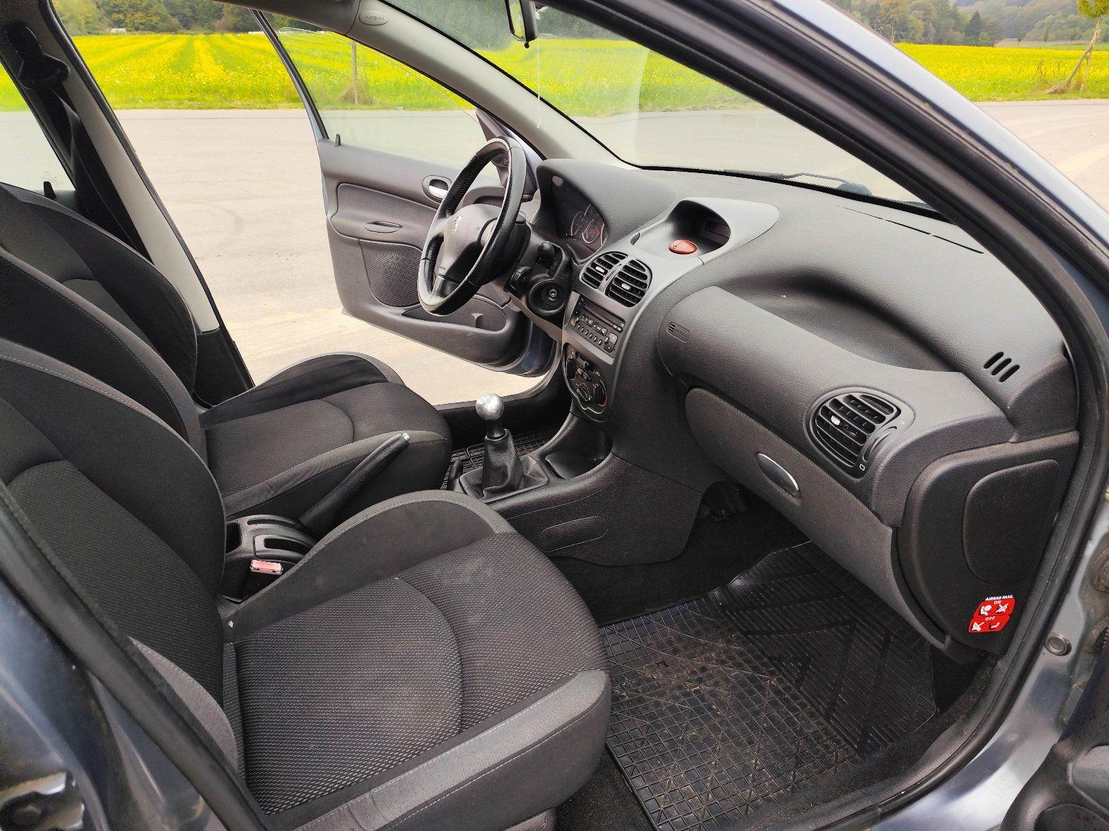 Peugeot  2006 — photo 14
