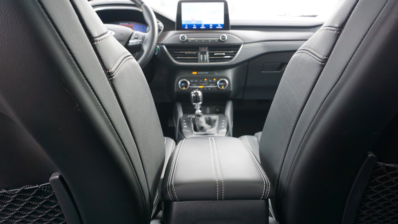 Fahrzeugabbildung Ford Focus Turnier Vignale, Kamera, Pano, Leder, LED