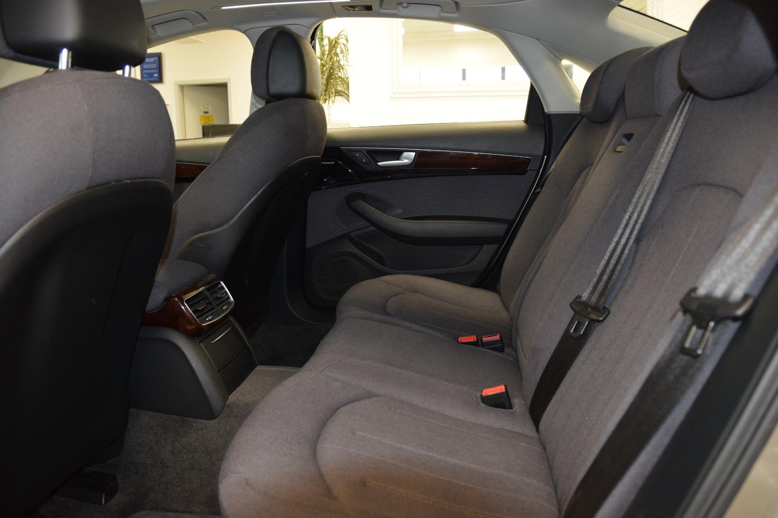 Audi A8 3.0 TDI quattro 250 ch • Boîte auto •  1ère Main - GPS • Bi-Xénon • Toit ouvrant • Hayon électrique