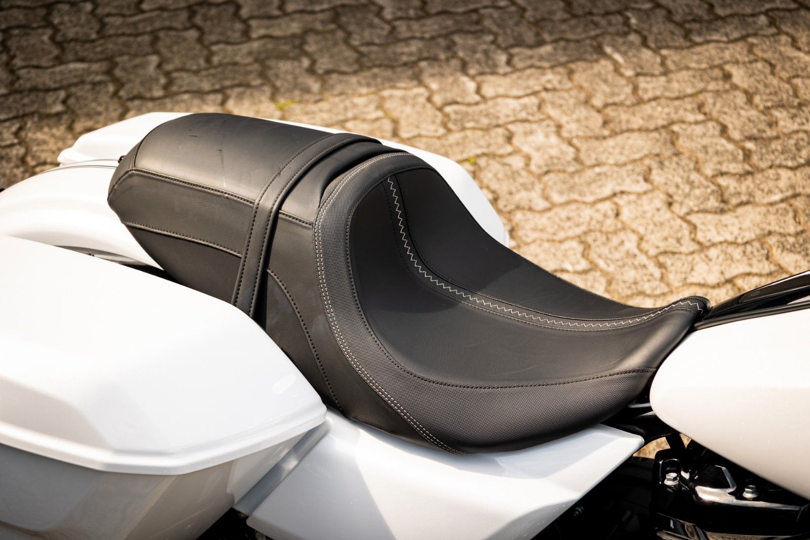 Fahrzeugabbildung Harley-Davidson ROAD GLIDE FLTRX 117cui - Screamin Eagle Auspuff